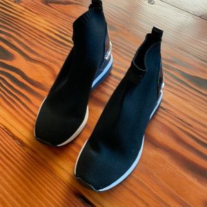 New Michael Kors booties! Excellent condition!